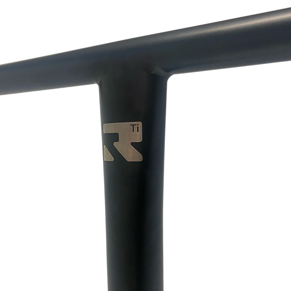Guidon Root Industries AIR Titanium Model T Noir 690 mm – Trottinette freestyle — vue 4