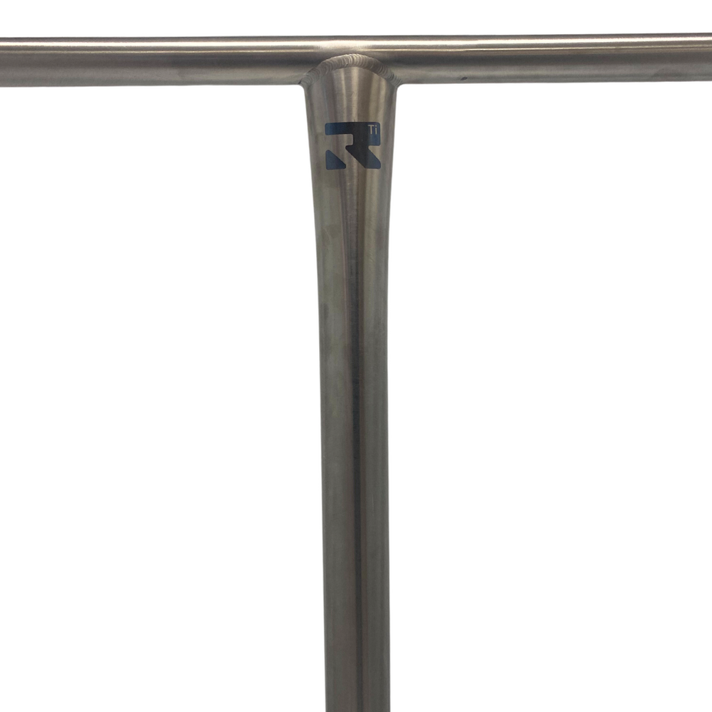 Guidon Root Industries AIR Titanium Model T Chrome 690 mm – Trottinette freestyle — vue 3
