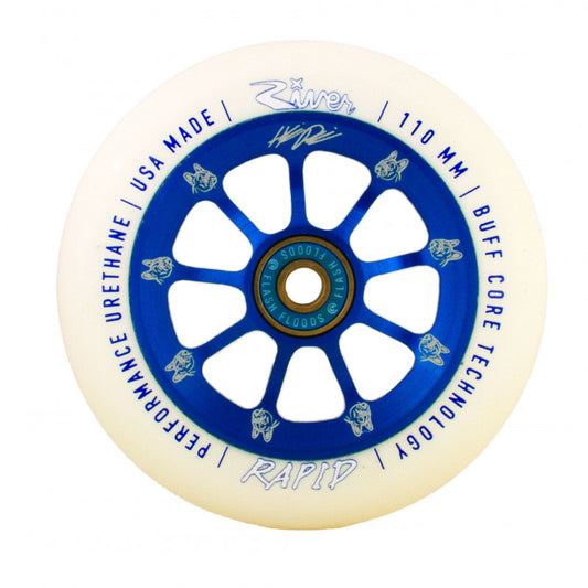 River roue Rapid Signature Helmeri Pirinen blanc et bleu 110mm trottinette freestyle x2