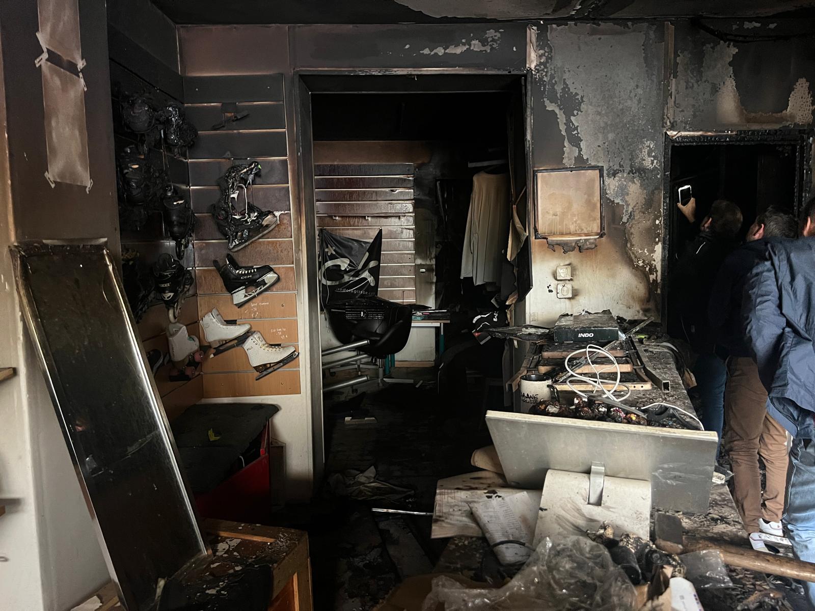 L’intérieur de la boutique endommagé par l’incendie
