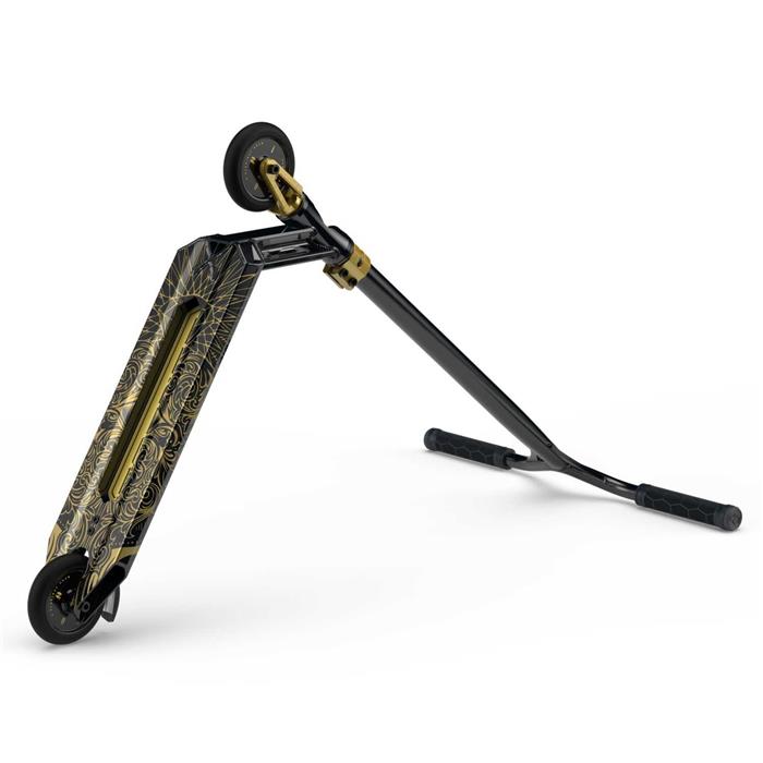 FUZION Z350 SERPENT NOIR ET OR TROTTINETTE FREESTYLE