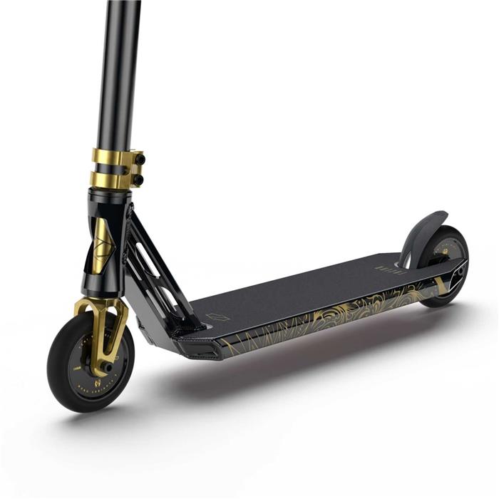 FUZION Z350 SERPENT NOIR ET OR TROTTINETTE FREESTYLE