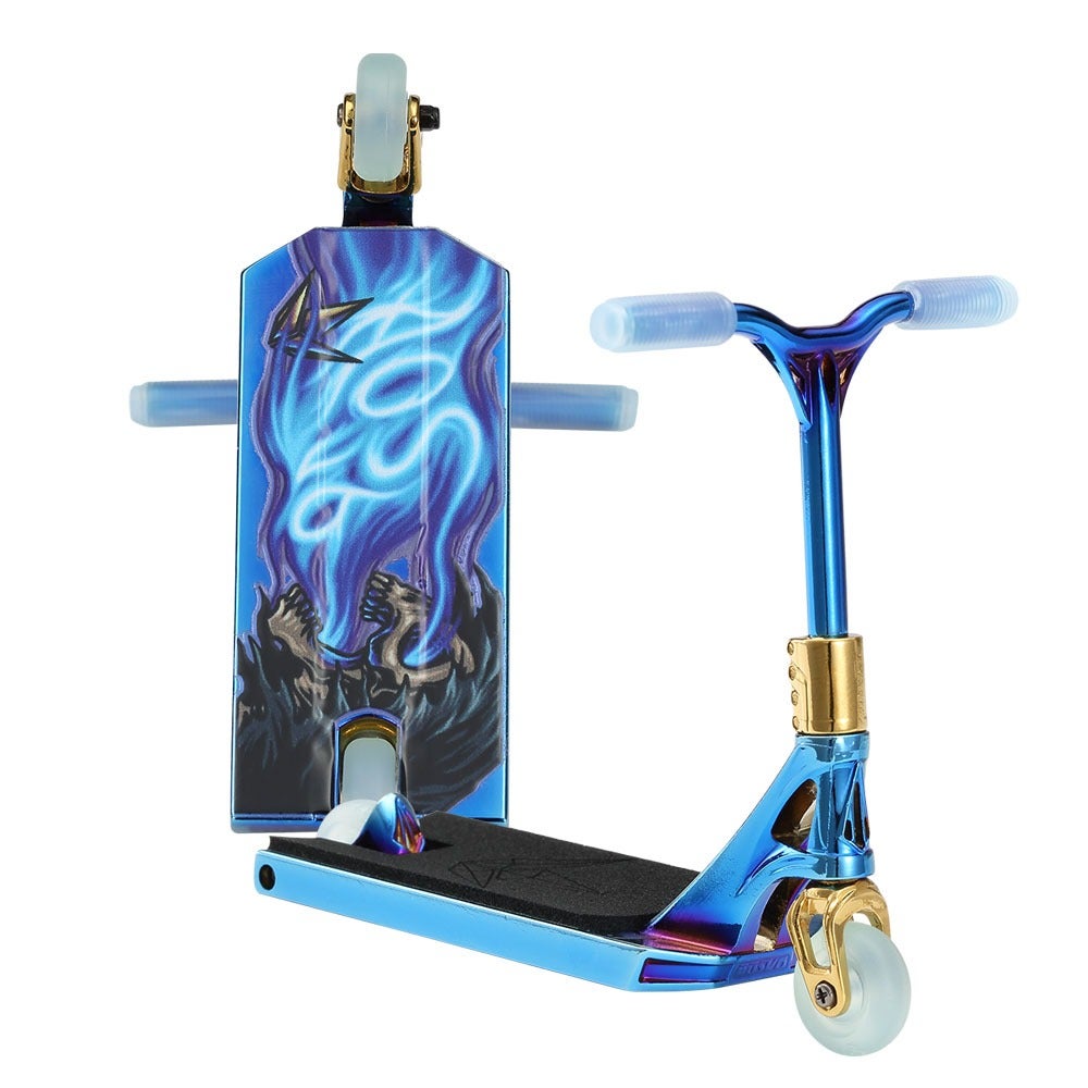Blunt Finger Scooter AOSV6 Special Edition Heist chrome bleu